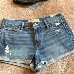 hollister “short-short” high rise jean shorts